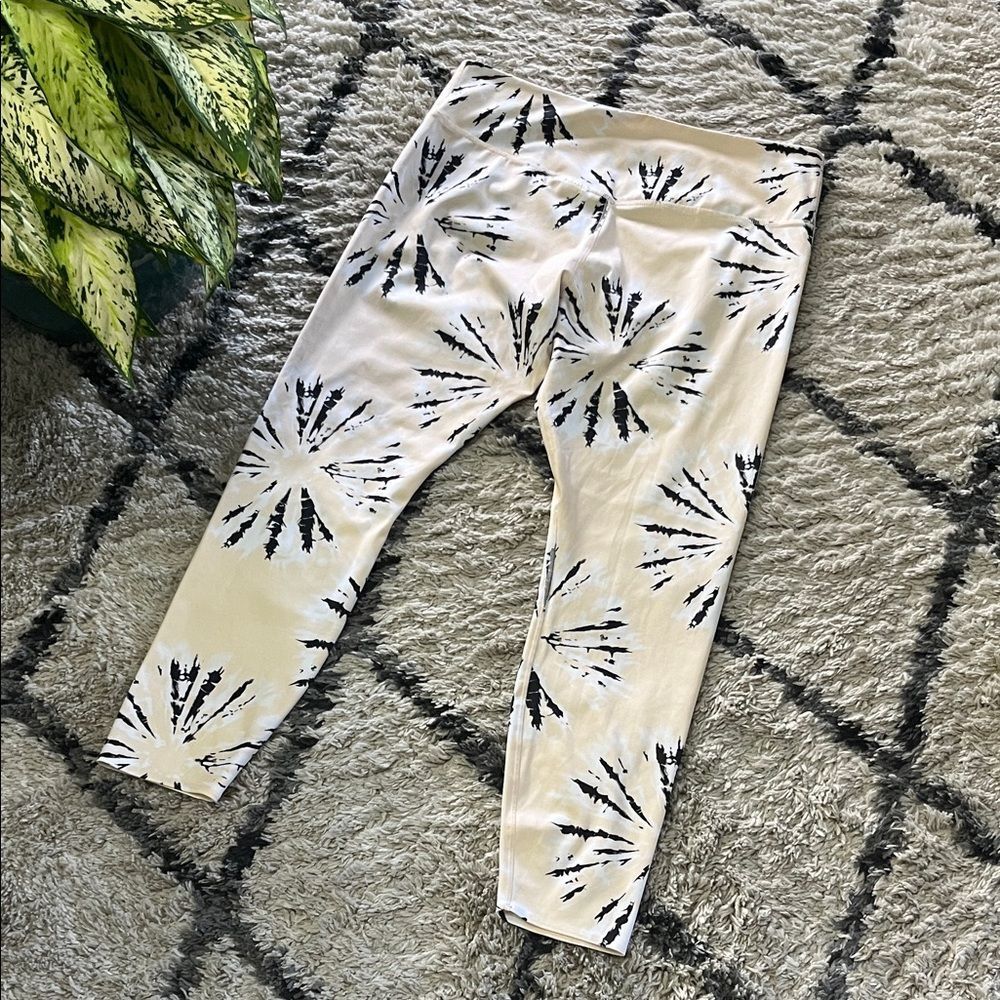 NWOT Women's Nike One Luxe Resort Mid-Rise 7/8 Cream Leggings XL Gym Training - Picture 6 of 11